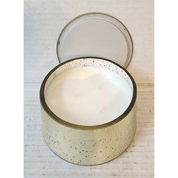 Foundry Candle Co. Peppermint & Vanilla Scent 12oz 3 Wick Soy Blend Candle NEW - Picture 3 of 4